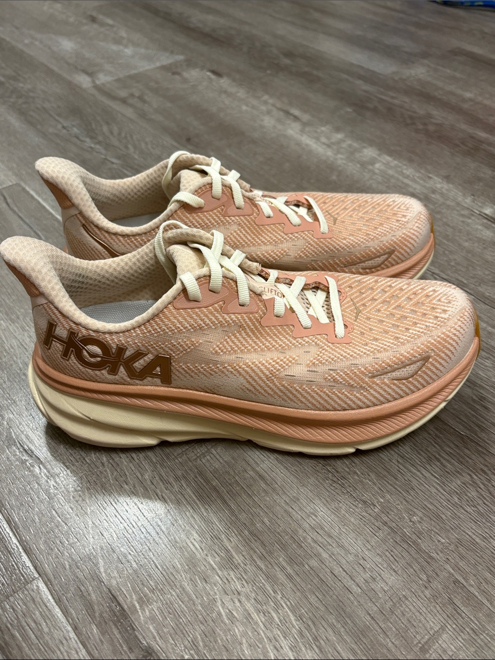 Hoka Clifton 9 shoes in sandstone cream - Picture 6 of 10